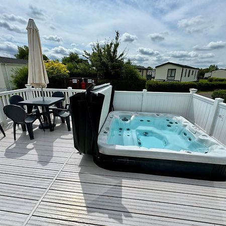 Paws Lodge, Hot Tub, Pet Friendly South Cerney Luaran gambar