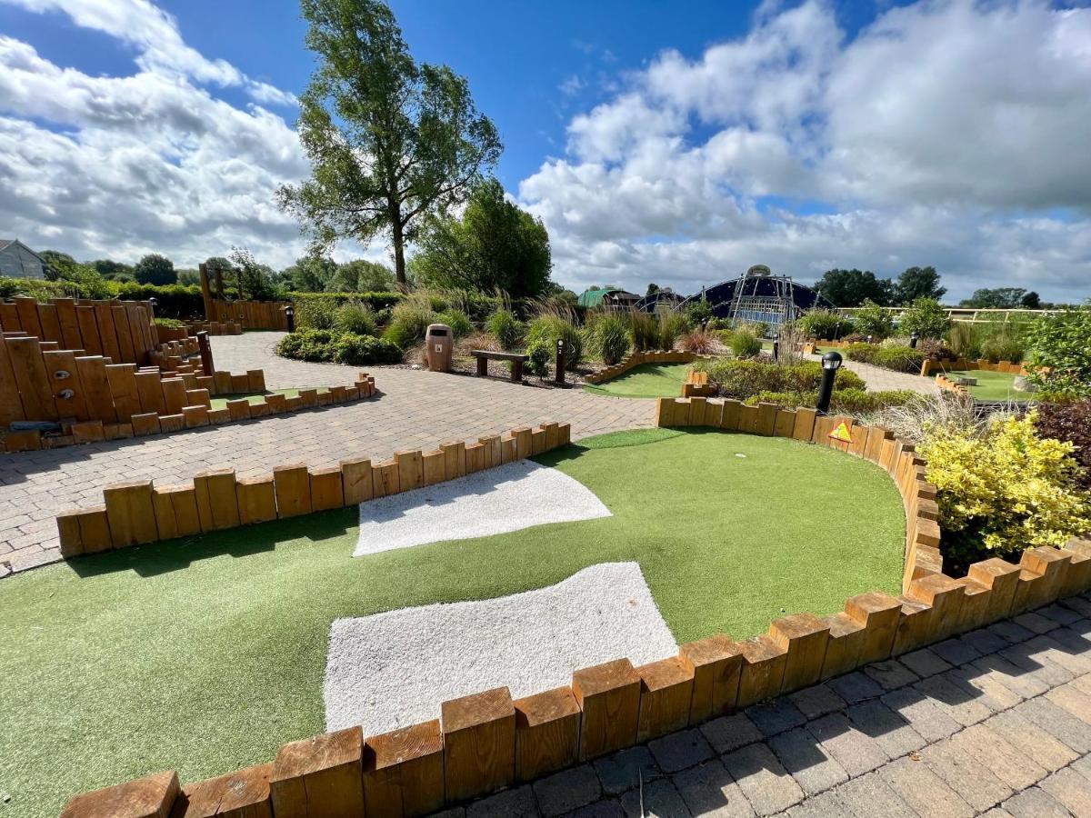 Paws Lodge, Hot Tub, Pet Friendly South Cerney Luaran gambar