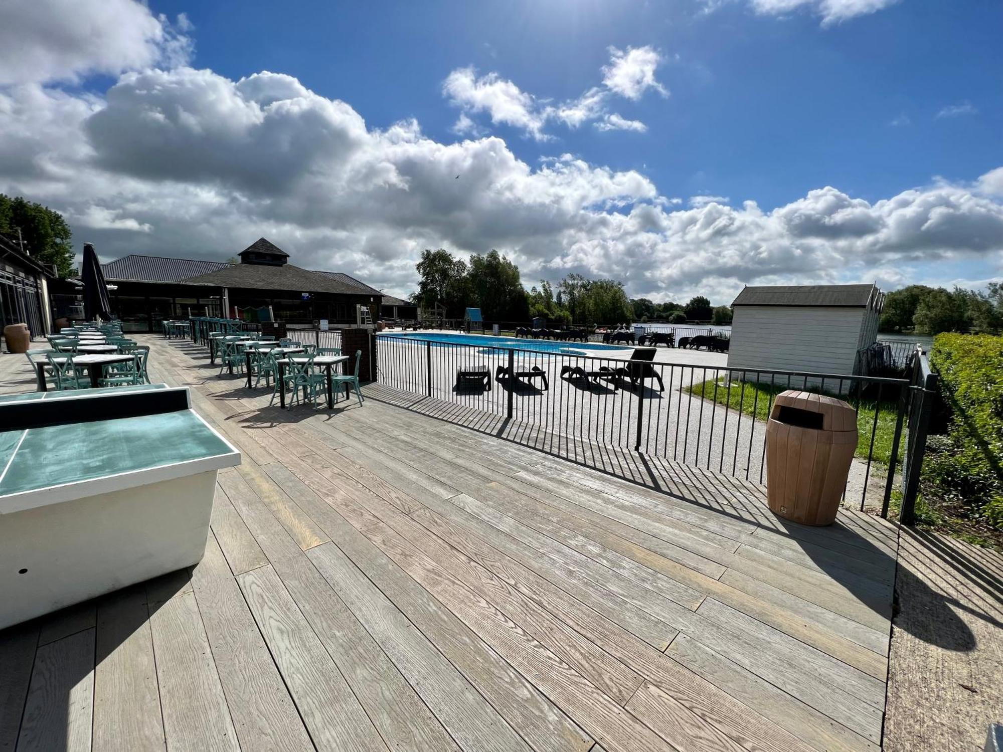 Paws Lodge, Hot Tub, Pet Friendly South Cerney Luaran gambar